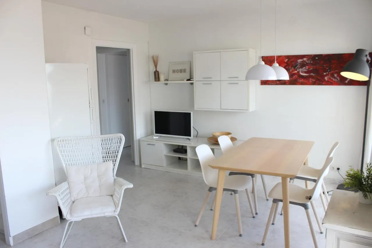 Beautiful Apartment In Front Of Beach, Pool, View Rosas 0*,  España