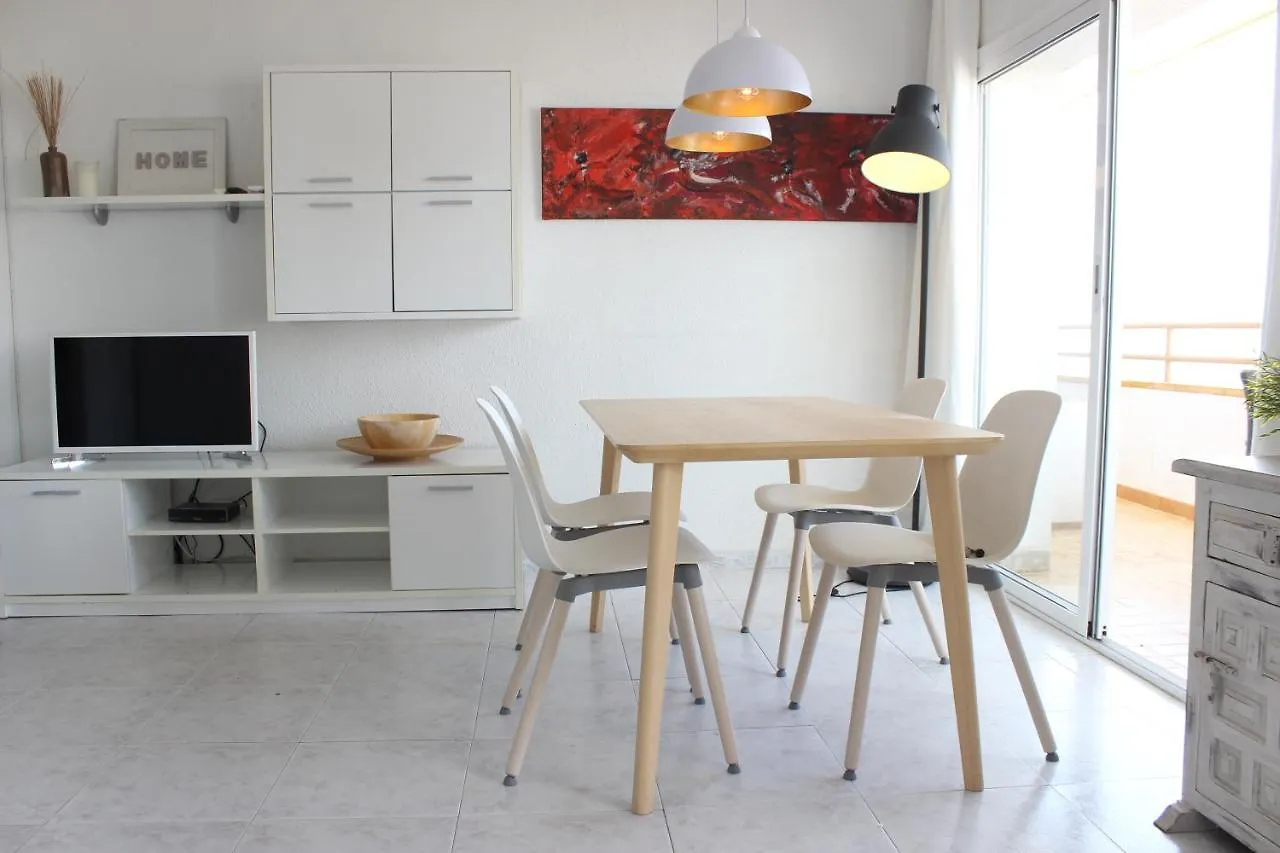 Beautiful Apartment In Front Of Beach, Pool, View Rosas