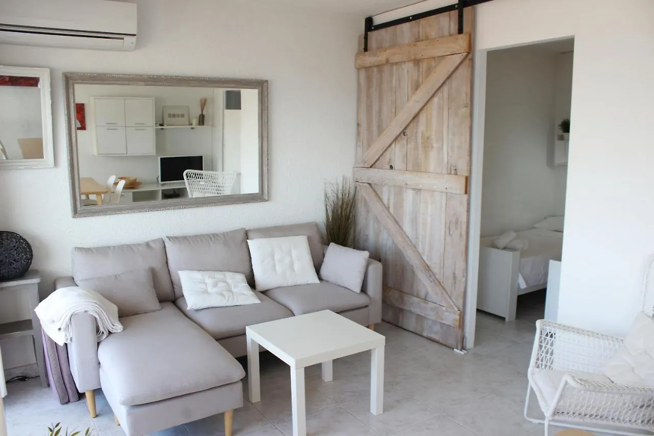Beautiful Apartment In Front Of Beach, Pool, View location